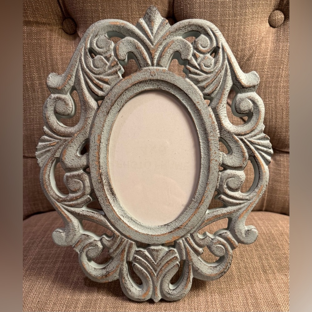 NWT vintage picture frame in rustic blue/green holds just under 4x6 photo